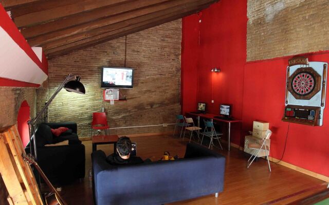 Red Nest Hostel