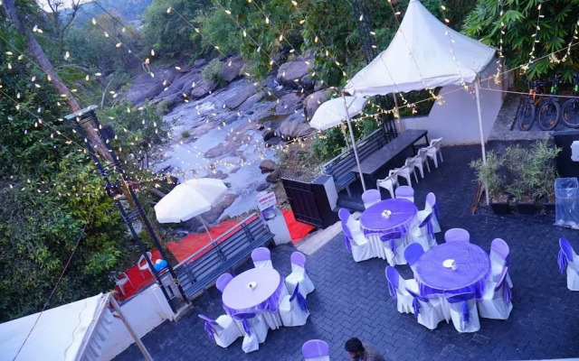 Palatty's Resort