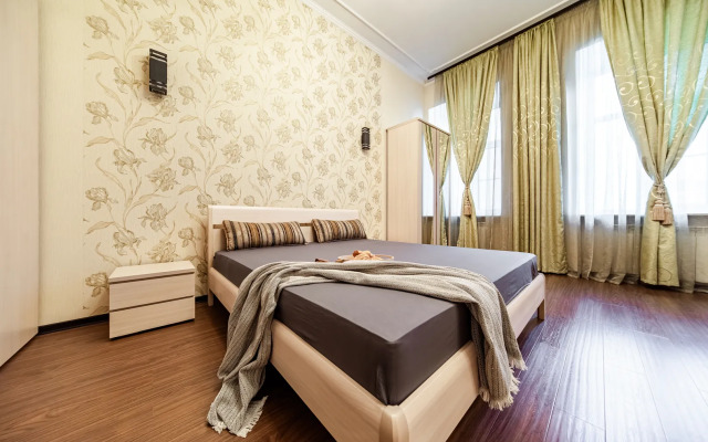 Апартаменты на Невском проспекте 105