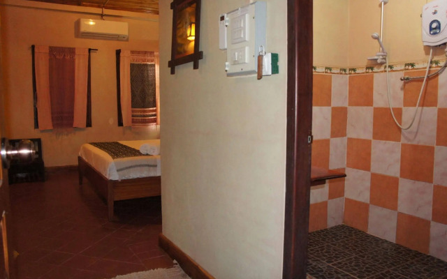 Lao Lu Lodge