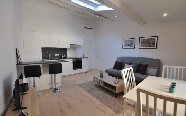 Picasso Apartments