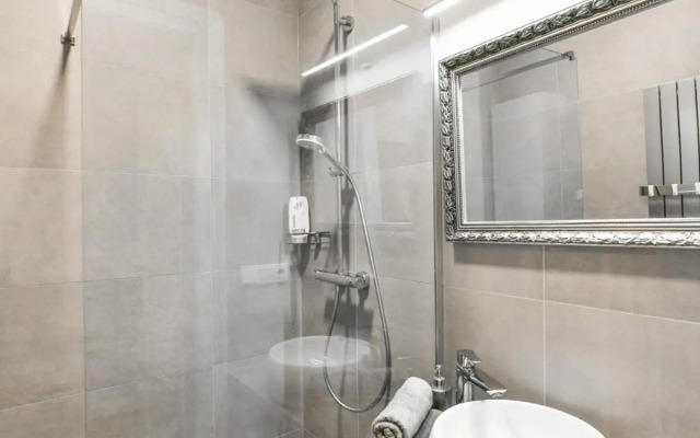 Cosmopolitan Central Prague Apartment