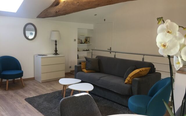 Gîte des Charmilles /La Maison des Gardes