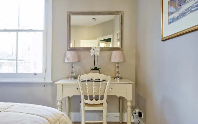 Lovely Apartment With Roof Terrace in Battersea