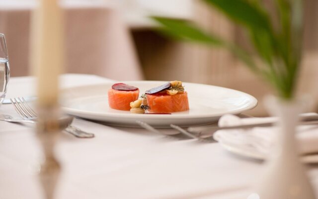 Glewstone Court Country House Hotel