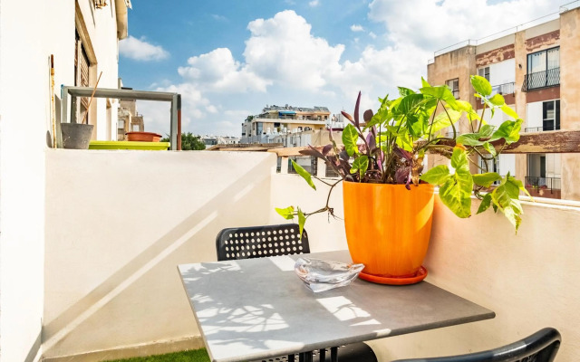 Premium 1BD apartment near the beach W/Balcony