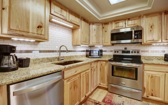 Pet-friendly Very Spacious Condo - BE108 by RedAwning