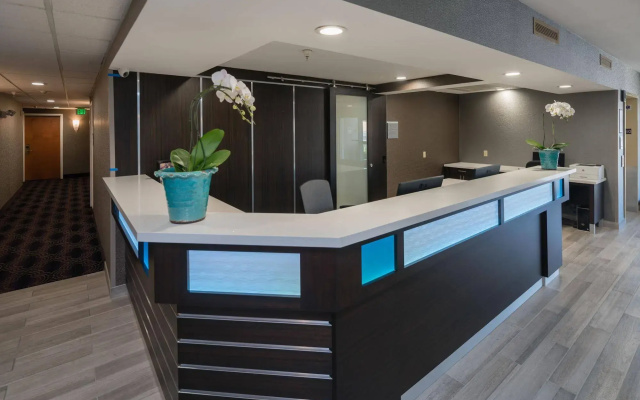 Hotel Aura SFO