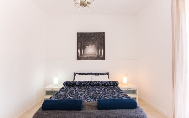 2B Apartment 5 Mins From Sagrada Familia