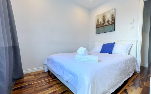 Hip Townhome With Garage Dt Mtl