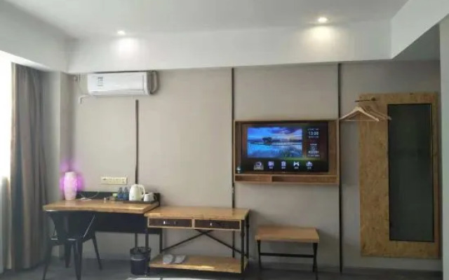 Meet Fashion Hotel (Huidong OCT Store)