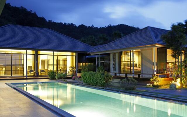 Svea  Haris Loch Palm Villa