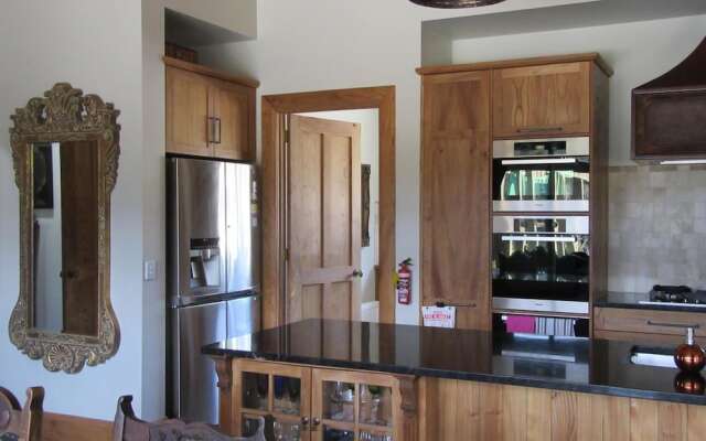 Redwood Valley B & B
