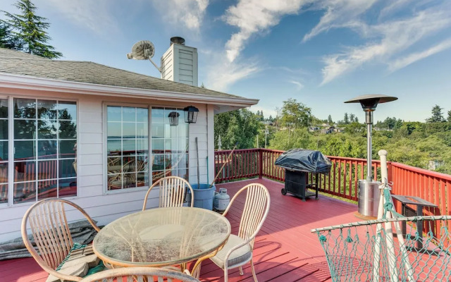 Federal Way Vacation Rental: Bay & Mountain Views!