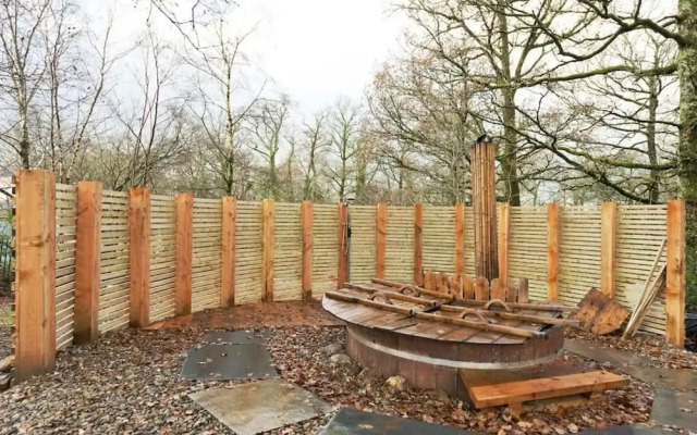 The elbowroom escape