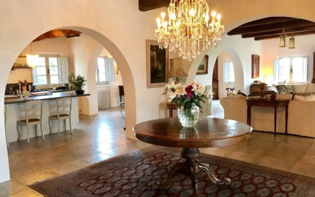 Villa Near Cortona With Pool & Countryside Views