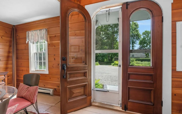 Isaiah Hall Bed & Breakfast Inn