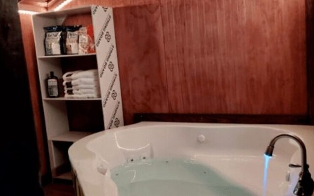 Ariami Rose Romantic Cabin