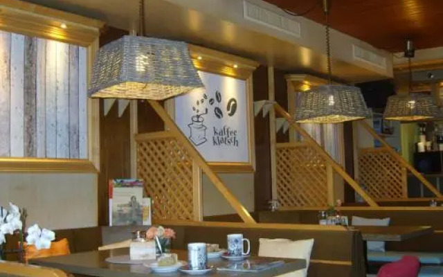 CAFE´- PENSION WüRFL-RAMMER