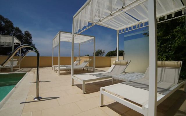 Greek Pride Cronwell Rahoni