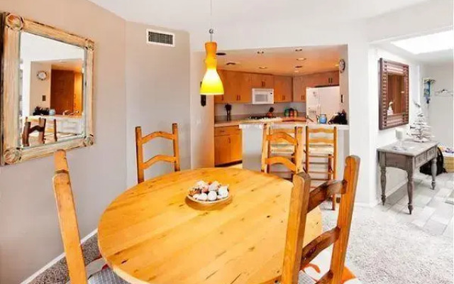 #8132 - La Jolla Shores Penthouse Two-Bedroom Apartment