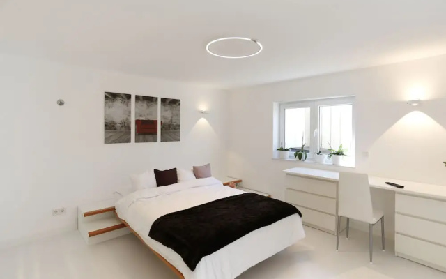 the white design apartment