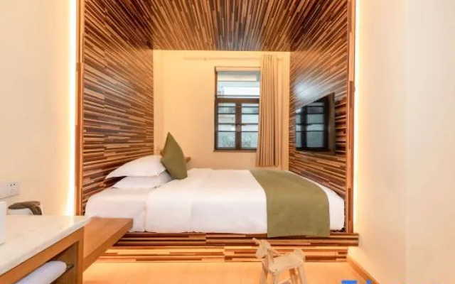 Shanzhige Light Luxury Holiday Hotel (Yangshuo West Street)