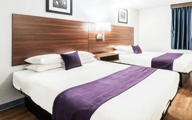 Knights Inn Lethbridge