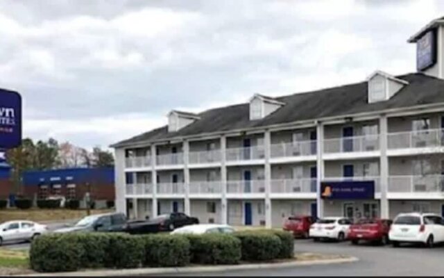 InTown Suites Extended Stay Chattanooga TN - Hamilton Place