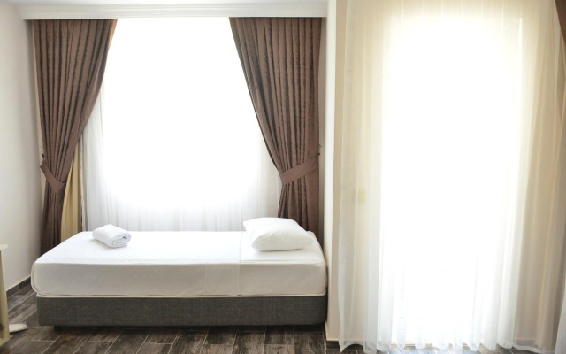 Dream Town Hotel & Restaurant