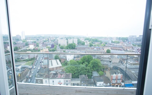 High view 2 Bedroom apt - Woolwich