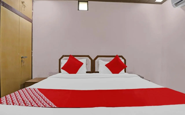 Oyo 90274 Hotel Knight Inn