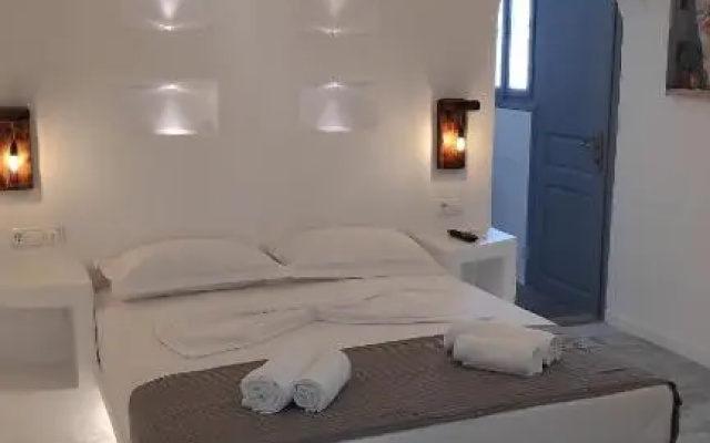 Grey Rooms Naxos