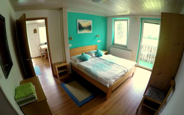 Lake House Sebanc