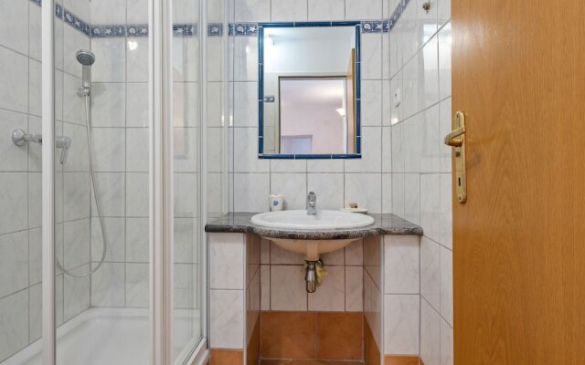 Snug Apartment in Pu?iš?a Near the Beach