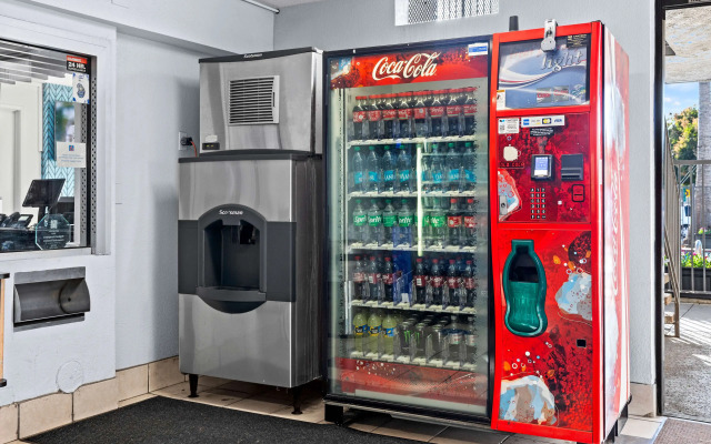 Motel 6 Simi Valley, CA