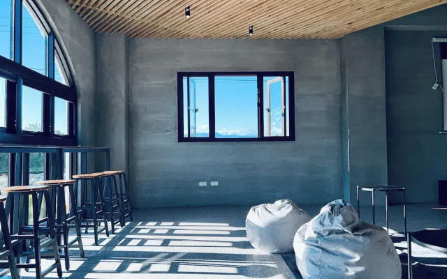 Sasa Youth Hostel