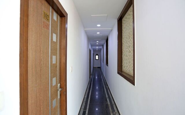 OYO 13125 Hotel Gwal Palace