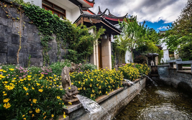 Mengdiezhuang Hotel - Lijiang