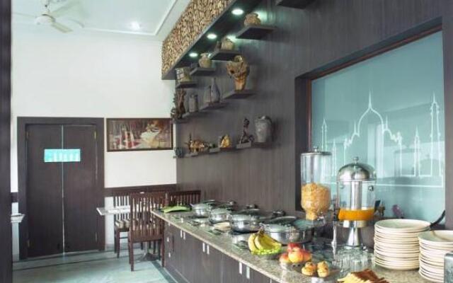 Dolphinn Home Stay