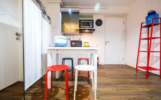 Modern And Comfy 3BR Bassura City Apartment