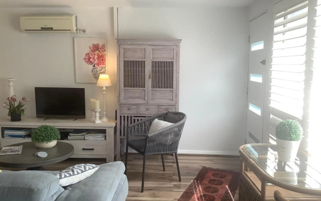 Petite Provence Cottage