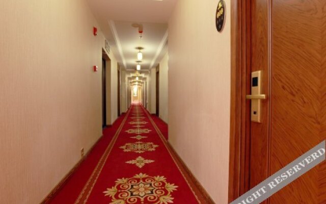 Harbin Zhenning Hotel (Central Street Subway Station Sophia Church Branch)