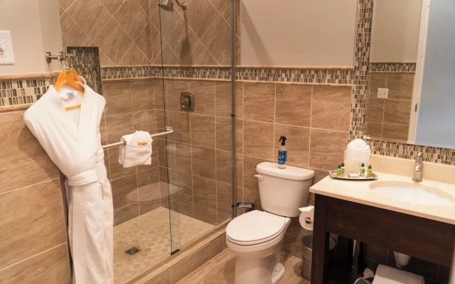 Huff House Inn and Cabins