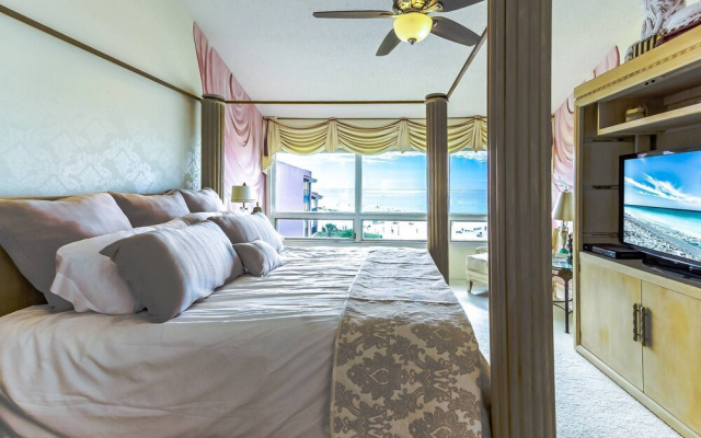 Siesta Breakers Penthouse on the Beach