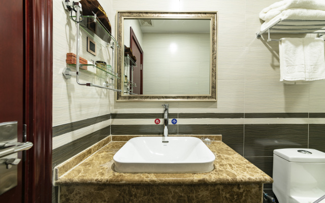 qingzhu Jinyue Hotel (Kuangshan Automobile Great World, Shanghai, Jinan)