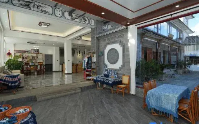 Nostalgia Courtyard Scenic Apartment (Erhai Lake Most Beautiful One Kilometer)
