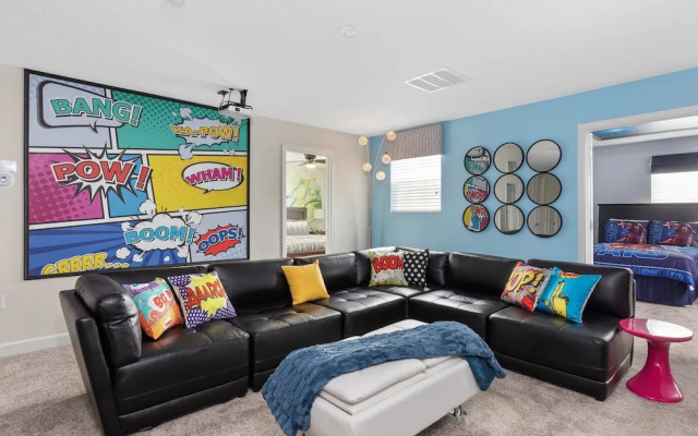 Luxe Champion's Gate Home w/ Pool, Spa, Gameroom