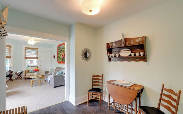 Lovely Hendersonville Retreat ~ 1 Mi to Downtown!