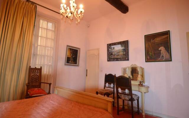 Period apartment 5 period in Old Nice near tramway